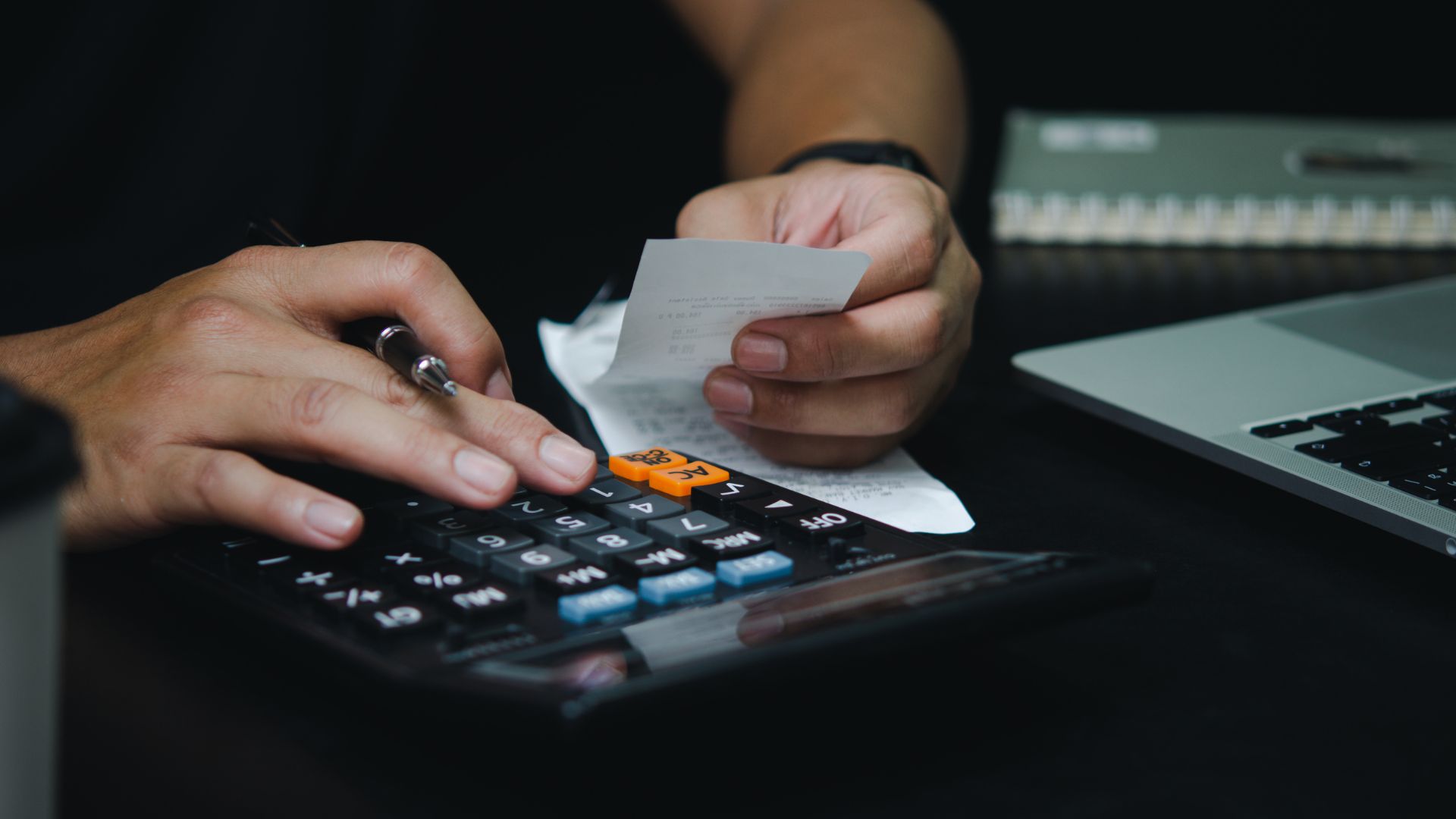Hausse des salaires : pourquoi les augmentations sont presque effacées par l’inflation